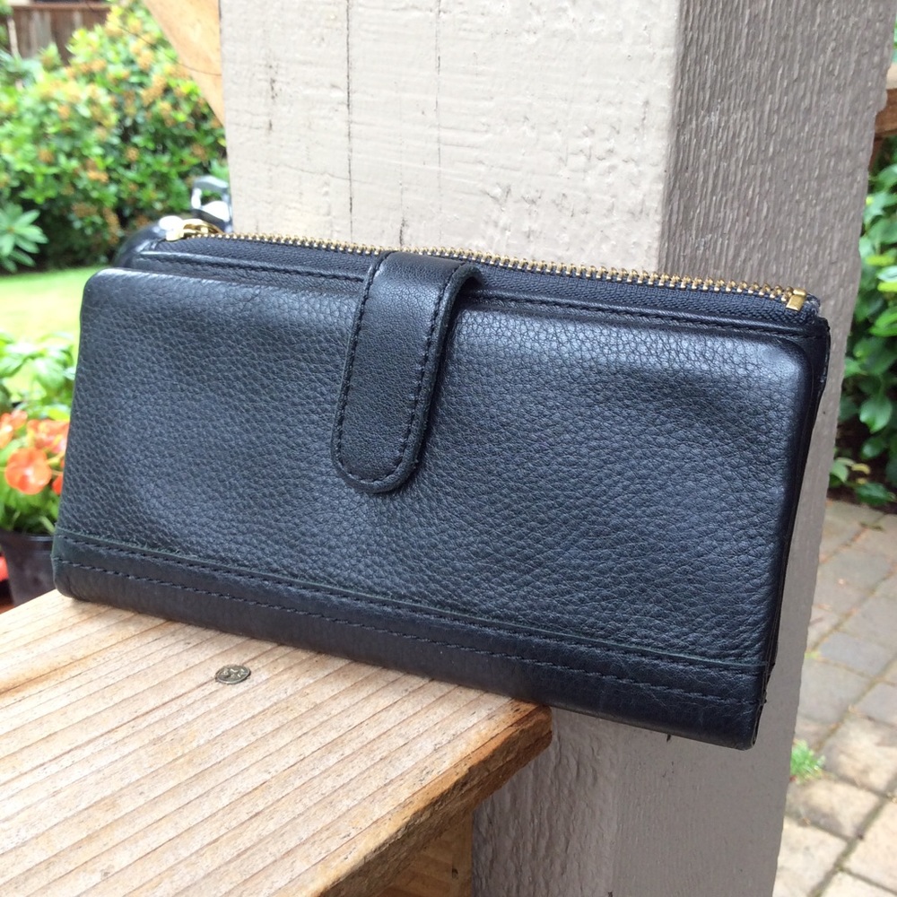 Fossil Black Leather Zip Wallet